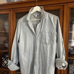 Old Navy Women's Light Blue Button Down Shirt